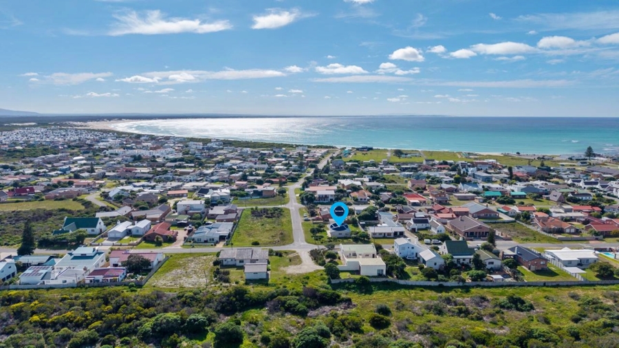 4 Bedroom Property for Sale in Struisbaai Western Cape